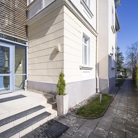 Appartement Secret Garden 150 M From The By Renters *